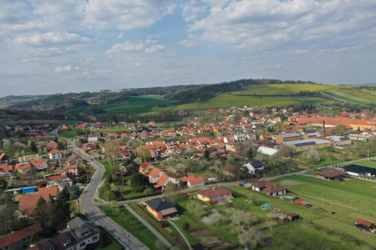 Penzion Renesance Drnovice  Exterior foto